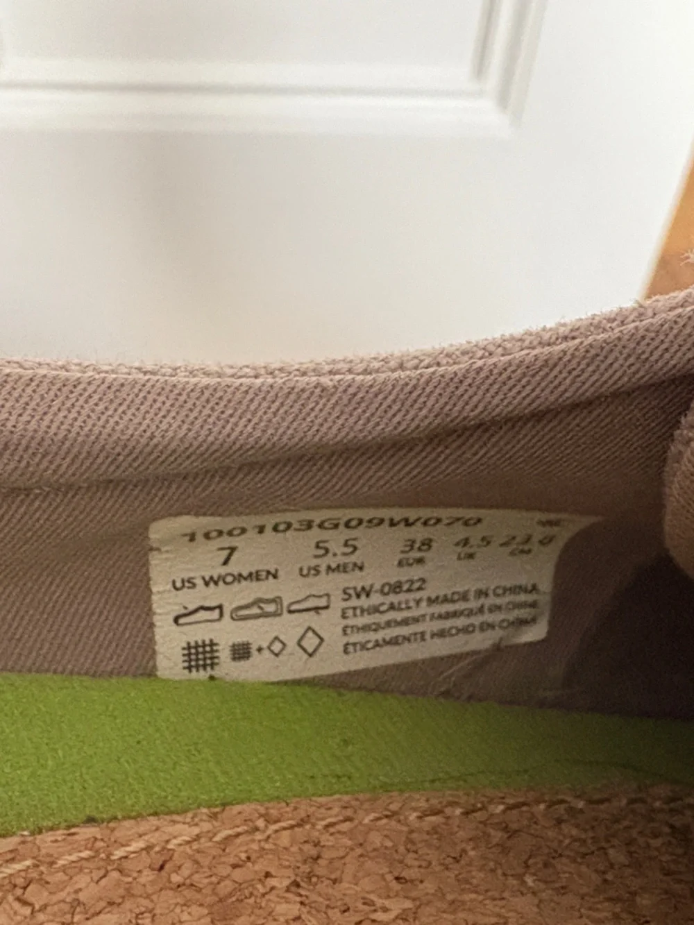 Cariuma Women’s OCA Low Canvas Sneakers in Mystic Grey